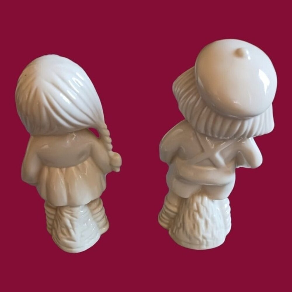 Vintage figurines ceramic boy and girl - Picture 2 of 5